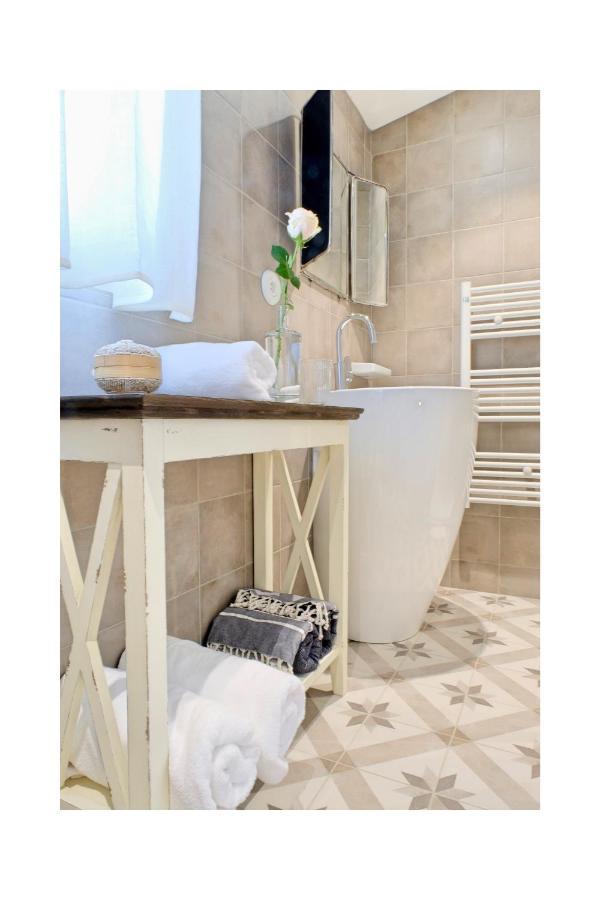 Les Jardins De Sitaara Bed & Breakfast Cucuron Exterior foto